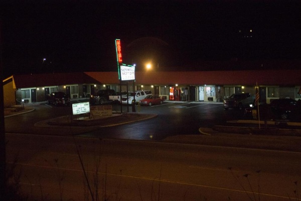 Tazewell Motor Lodge image 11