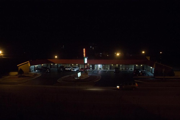 Tazewell Motor Lodge image 18