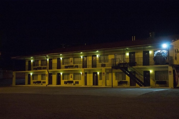 Tazewell Motor Lodge image 39