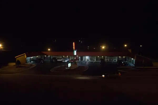 Tazewell Motor Lodge 9